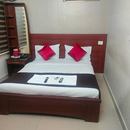 Hotel I-Way Residency Perungudi チェンナイ エクステリア 写真