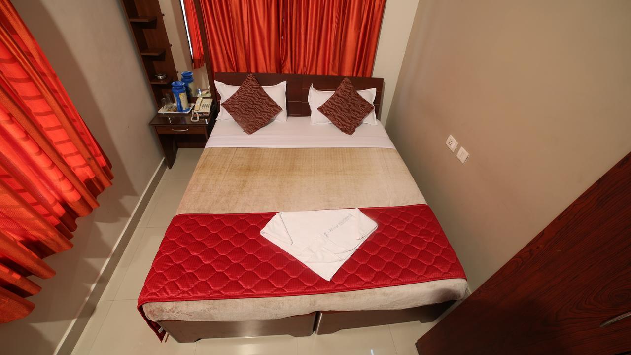 Hotel I-Way Residency Perungudi チェンナイ エクステリア 写真